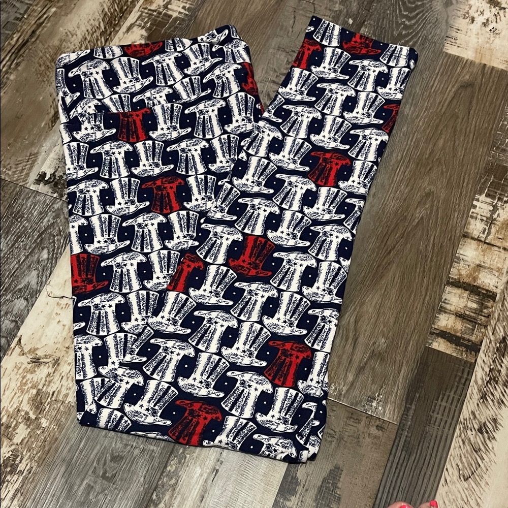LuLaRoe Patriotic Top Hat Leggings Tall & Curvy BNWOT